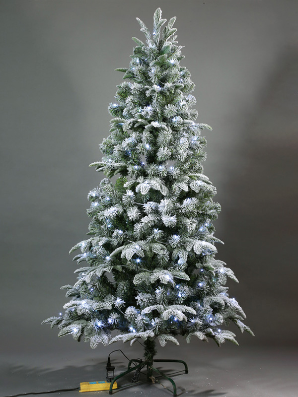 Christmas Snow Tree 9A3A8544