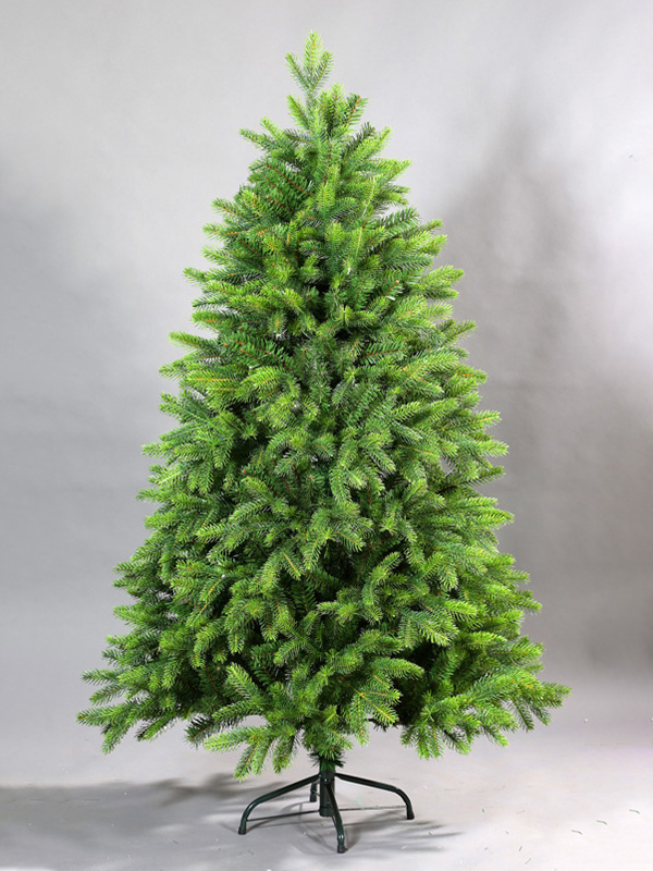 Normal Christmas Tree 9A3A8664
