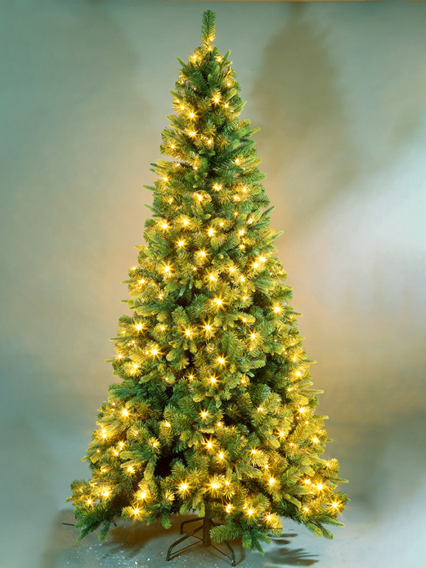 Normal Christmas Tree 9A3A8713