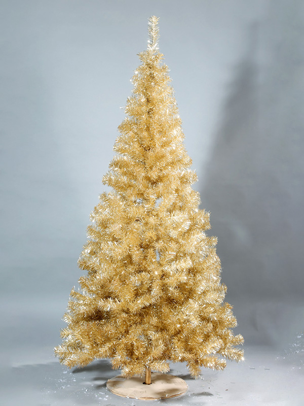 Normal Christmas Tree 9A3A8724