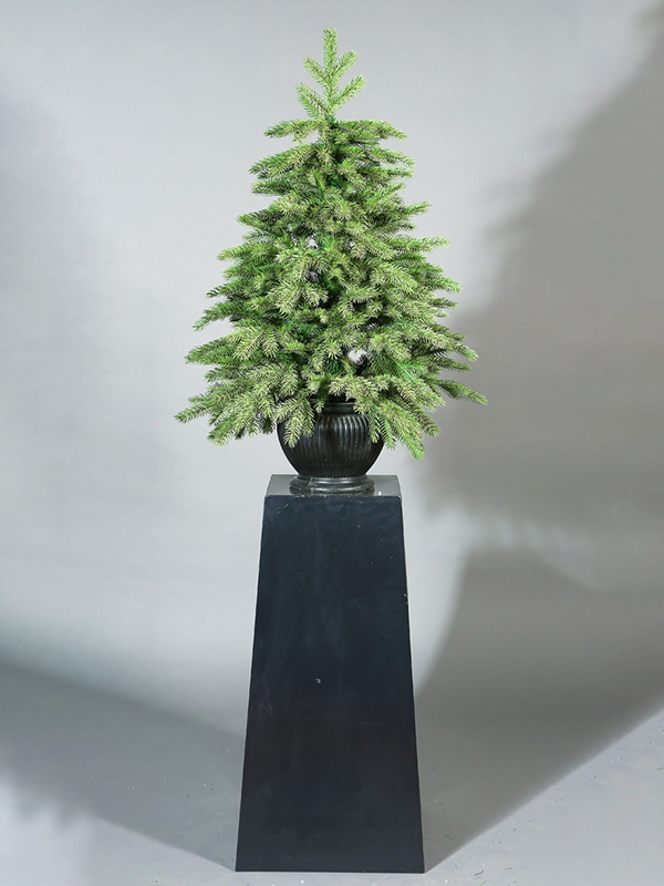 Potted Christmas Tree 9A3A8864
