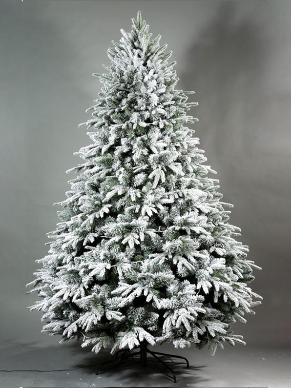 Christmas Snow Tree 9A3A8582