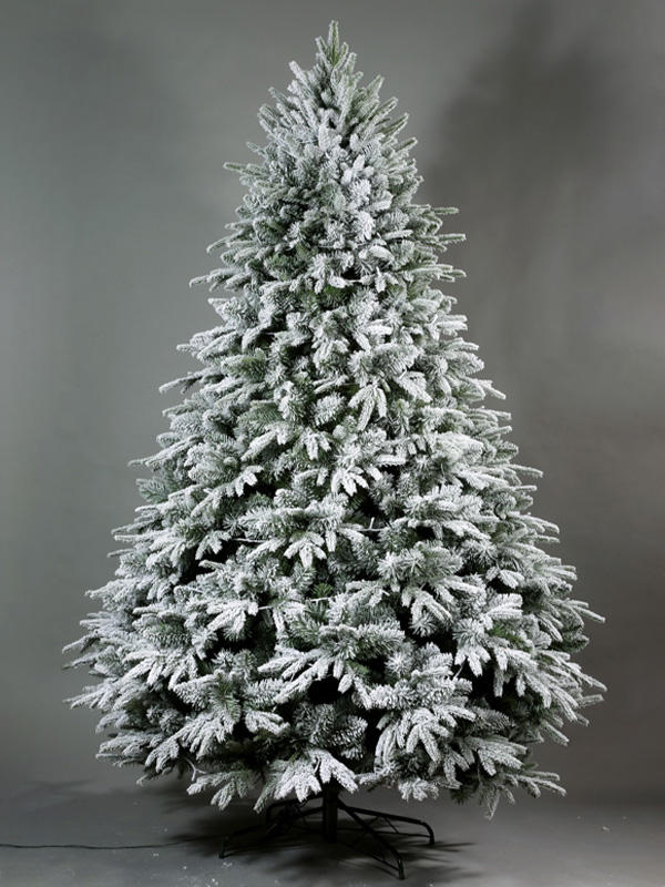 Christmas Snow Tree 9A3A8583